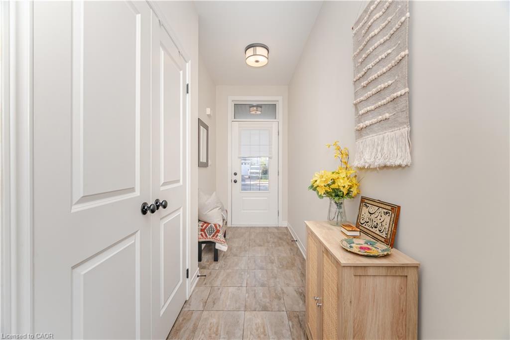 235 Mead Avenue, Hamilton, ON - Indoor Photo Showing Other Room