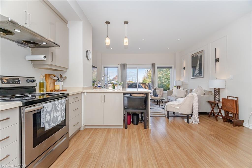 235 Mead Avenue, Hamilton, ON - Indoor Photo Showing Kitchen With Upgraded Kitchen