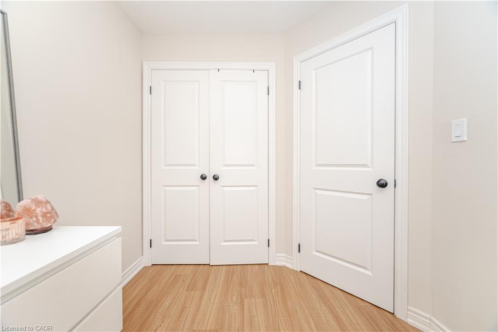 235 Mead Avenue, Hamilton, ON - Indoor Photo Showing Other Room