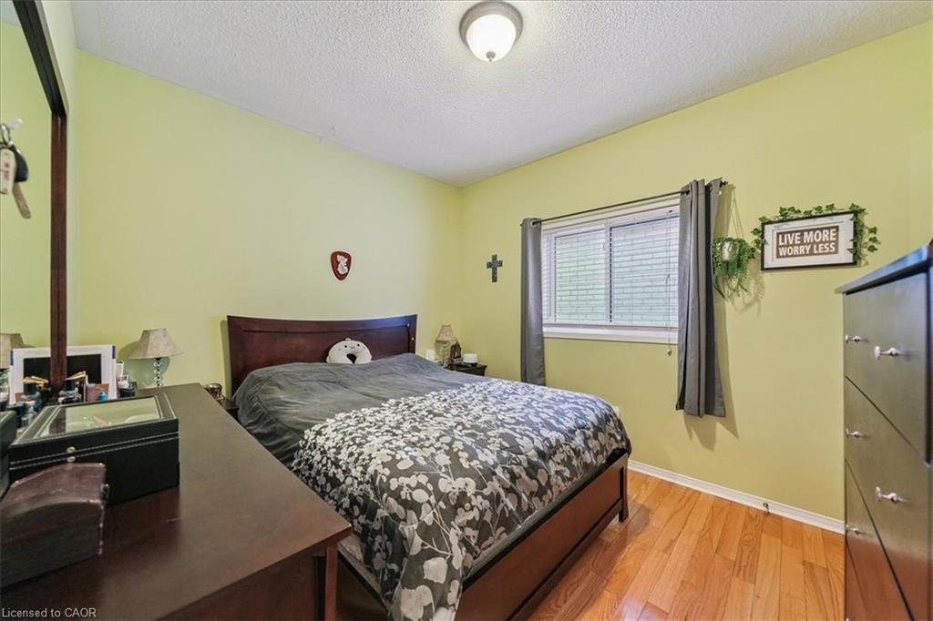 52 Mistycreek Crescent, Brampton, ON - Indoor Photo Showing Bedroom
