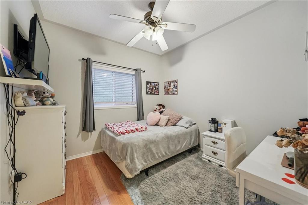 52 Mistycreek Crescent, Brampton, ON - Indoor Photo Showing Bedroom