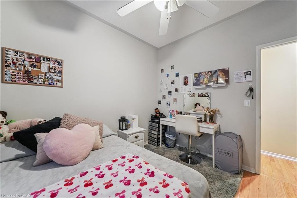 52 Mistycreek Crescent, Brampton, ON - Indoor Photo Showing Bedroom