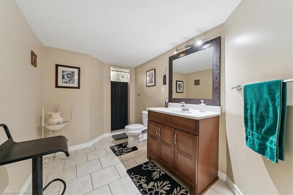 52 Mistycreek Crescent, Brampton, ON - Indoor Photo Showing Bathroom