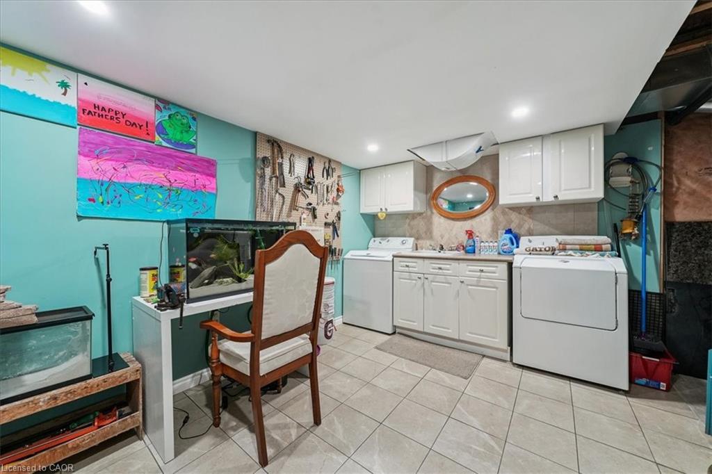 52 Mistycreek Crescent, Brampton, ON - Indoor Photo Showing Laundry Room