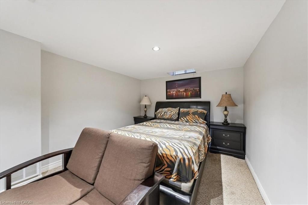 52 Mistycreek Crescent, Brampton, ON - Indoor Photo Showing Bedroom