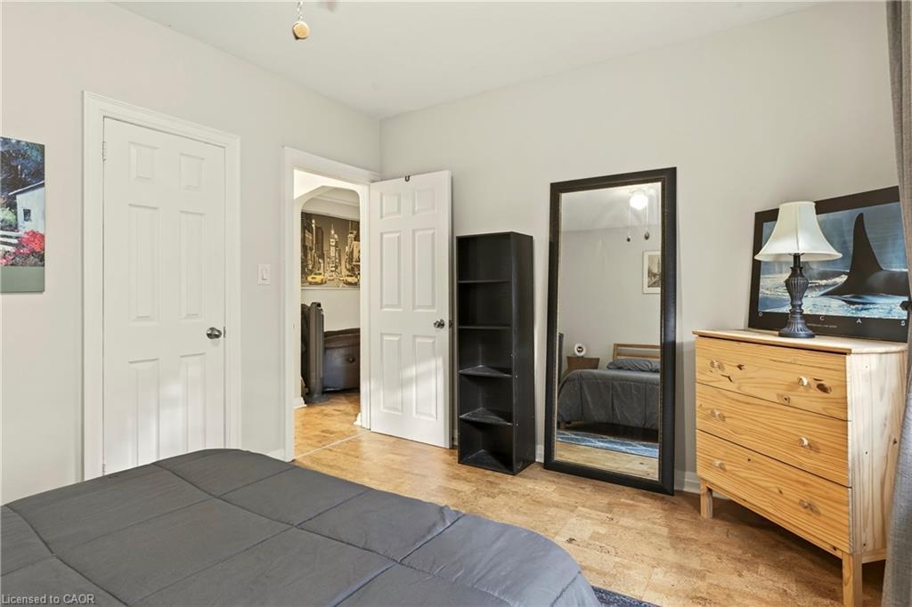 3-1253 Main Street W, Hamilton, ON - Indoor Photo Showing Bedroom