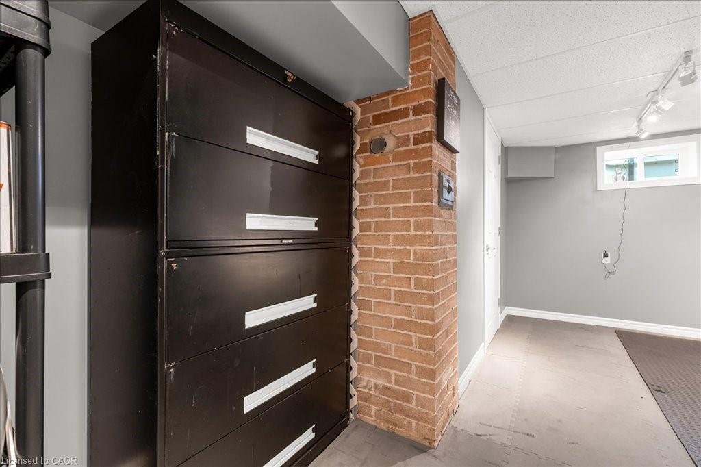 1504 Bridge Road, Oakville, ON - Indoor