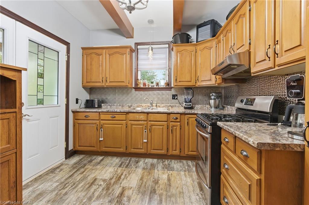 162 St. George Street, Welland, ON - Indoor Photo Showing Kitchen