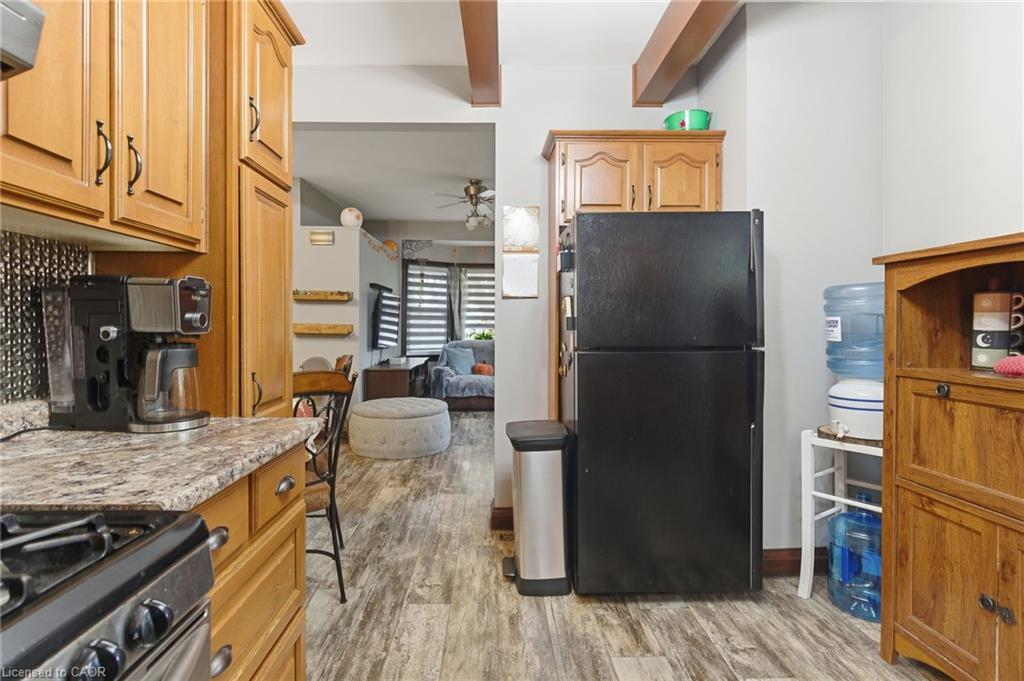 162 St. George Street, Welland, ON - Indoor Photo Showing Kitchen