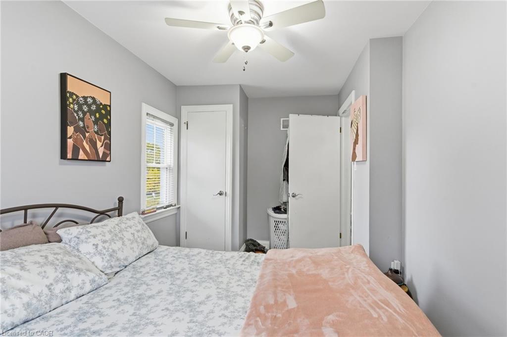 162 St. George Street, Welland, ON - Indoor Photo Showing Bedroom