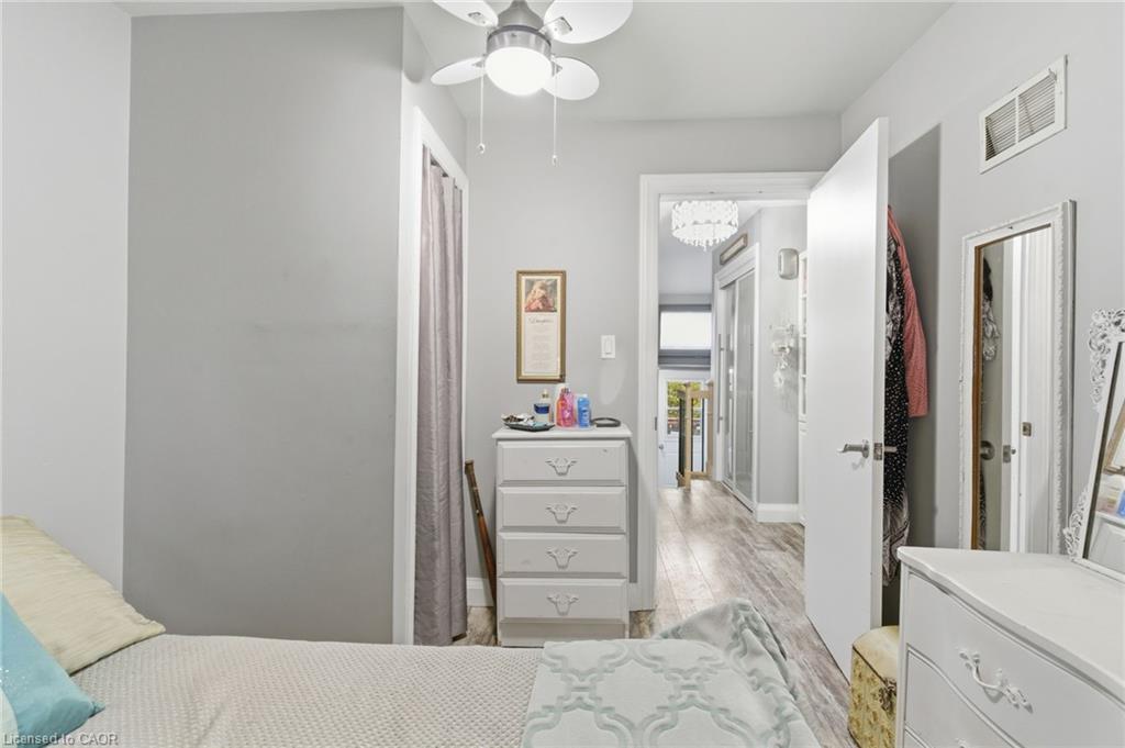 162 St. George Street, Welland, ON - Indoor Photo Showing Bedroom