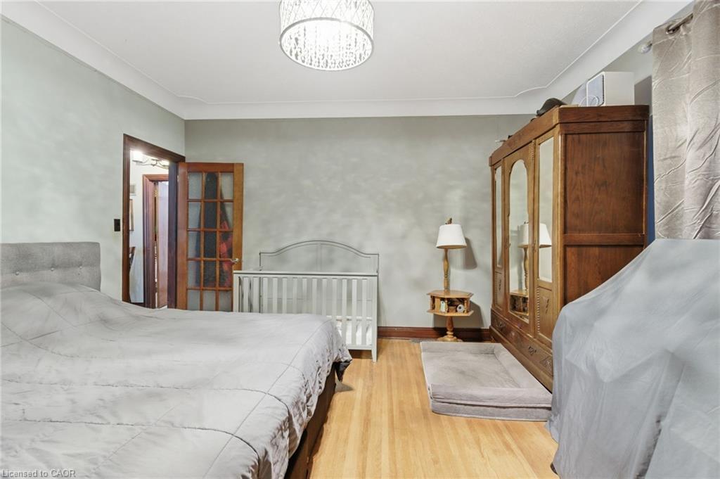 162 St. George Street, Welland, ON - Indoor Photo Showing Bedroom