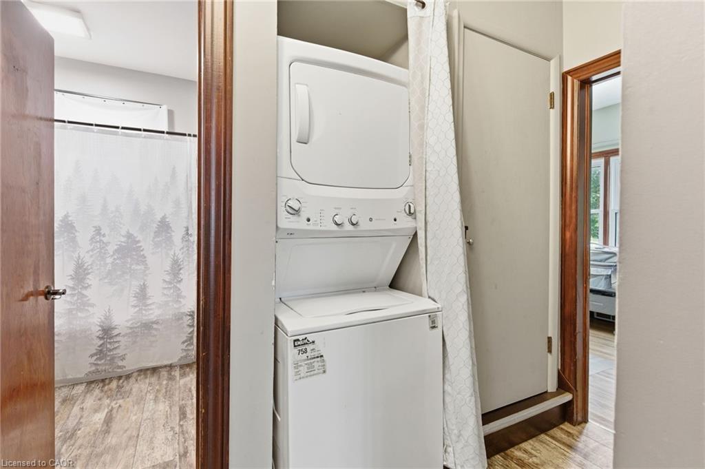 162 St. George Street, Welland, ON - Indoor Photo Showing Laundry Room