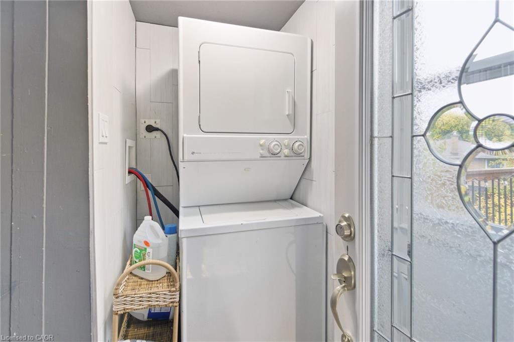162 St. George Street, Welland, ON - Indoor Photo Showing Laundry Room