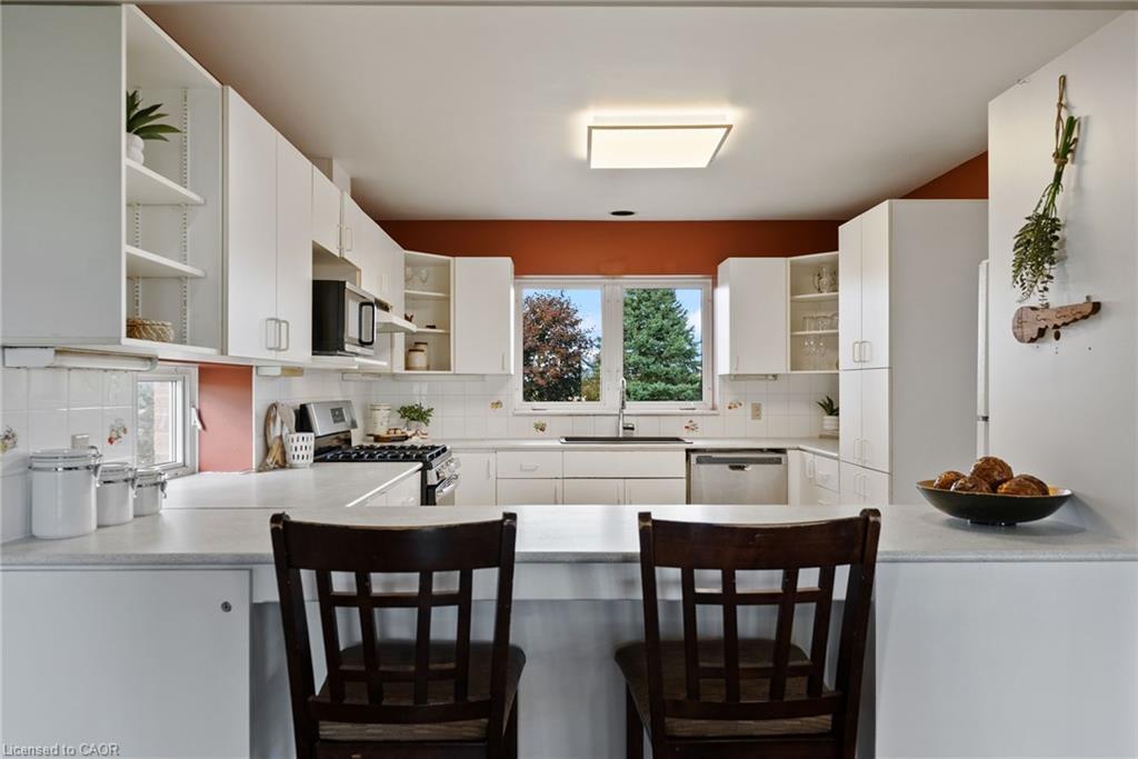 2329 Powerline Road W, Ancaster, ON - Indoor Photo Showing Kitchen
