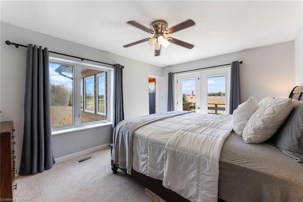 2329 Powerline Road W, Ancaster, ON - Indoor Photo Showing Bedroom