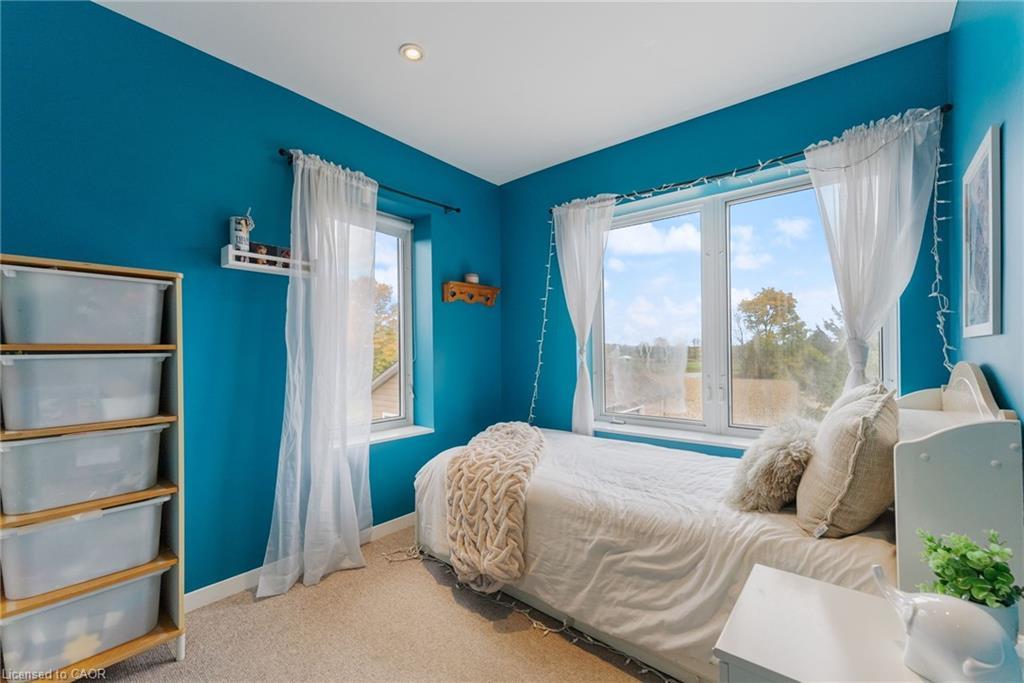 2329 Powerline Road W, Ancaster, ON - Indoor Photo Showing Bedroom