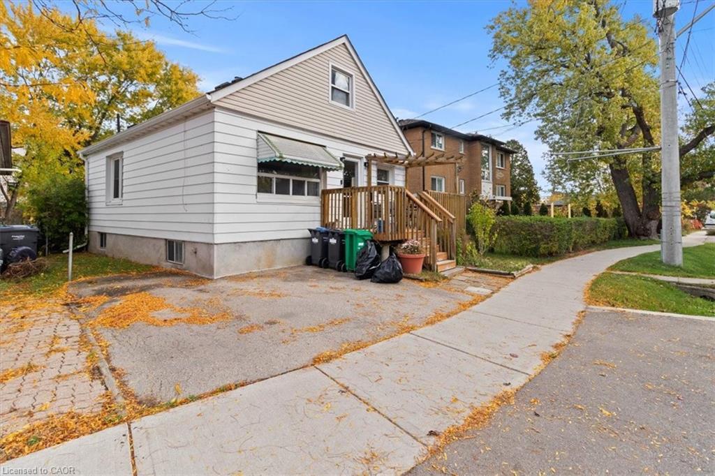 1097 Enola Avenue, Mississauga, ON - Outdoor