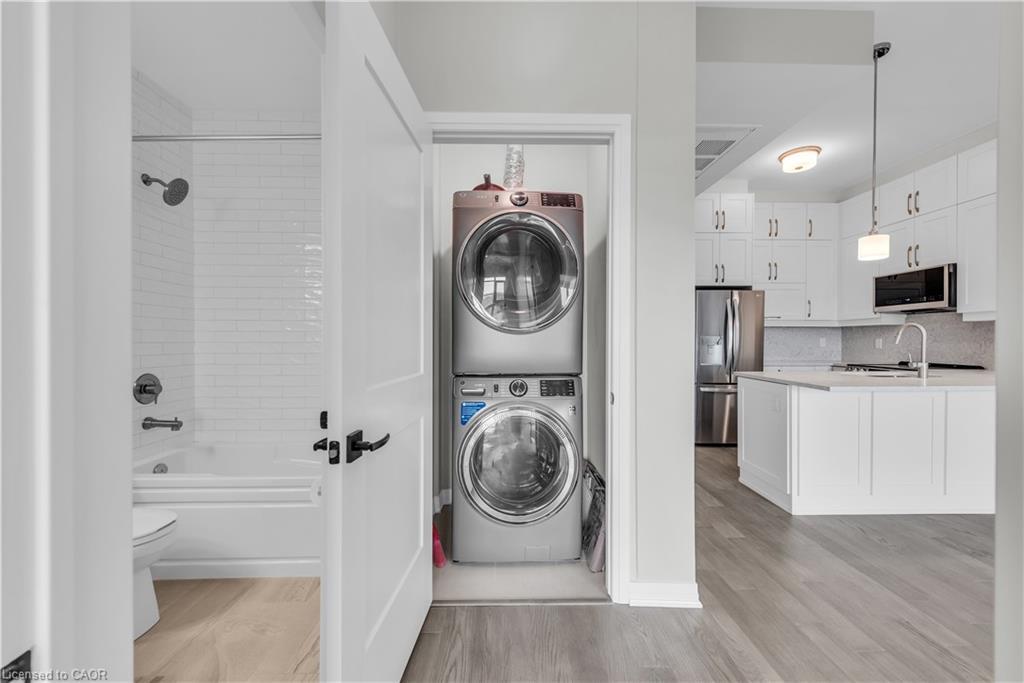 601-470 Gordon Krantz Avenue, Milton, ON - Indoor Photo Showing Laundry Room