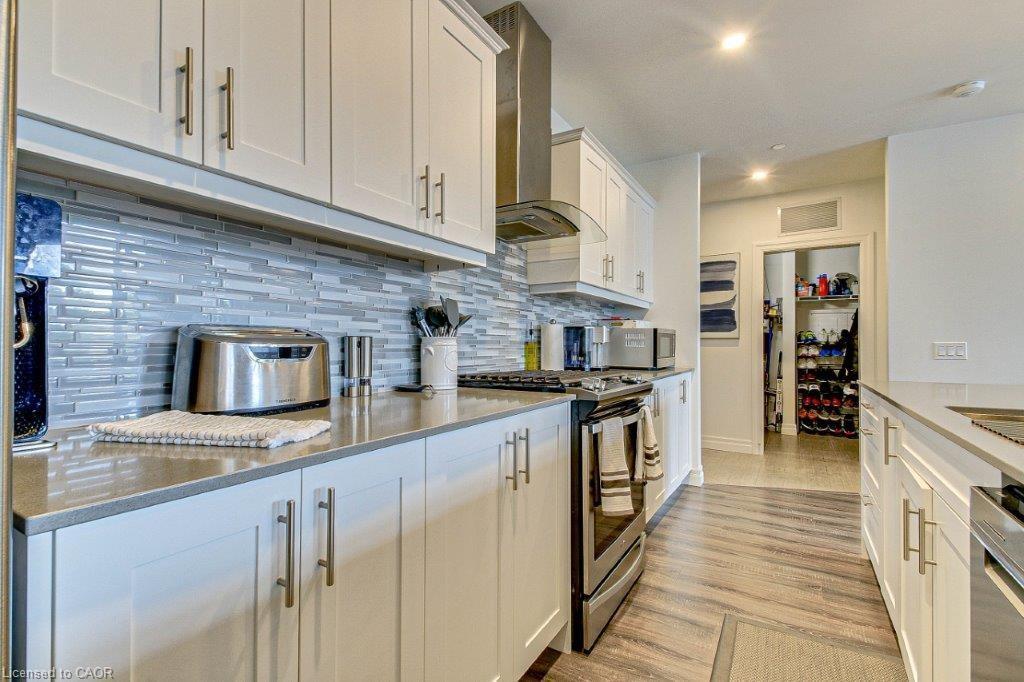 214-38 Harbour Street, Port Dover, ON - Indoor Photo Showing Kitchen With Upgraded Kitchen