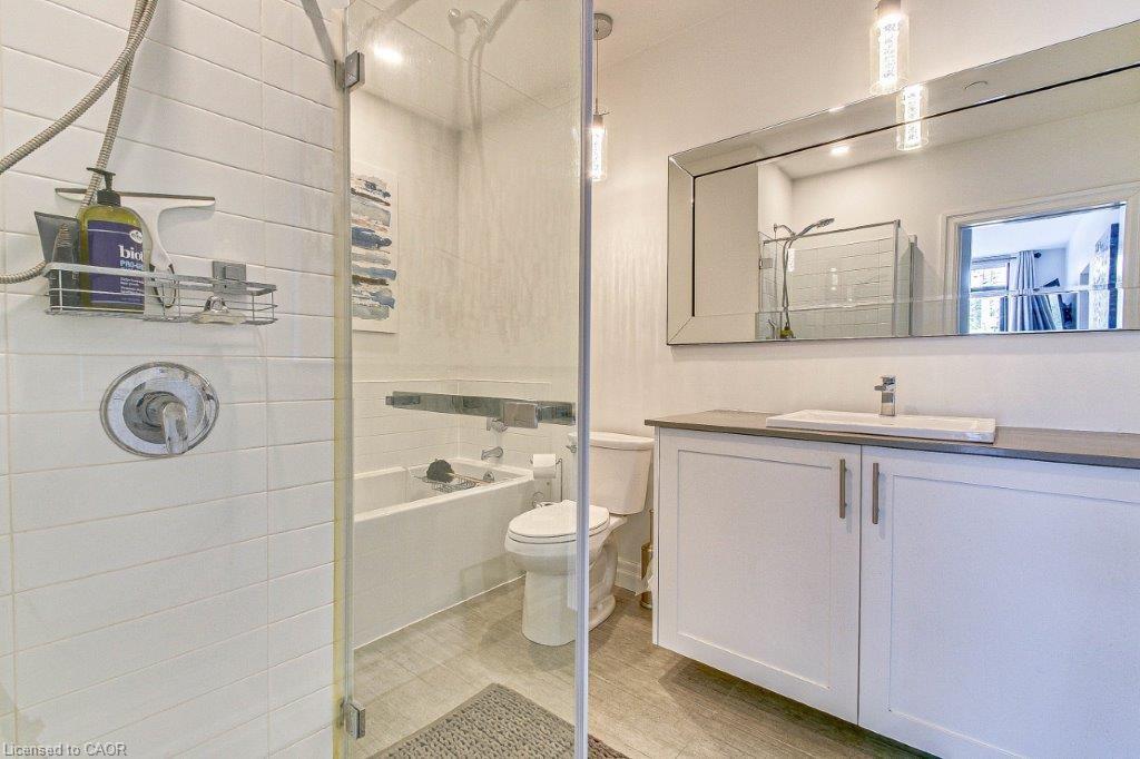 214-38 Harbour Street, Port Dover, ON - Indoor Photo Showing Bathroom