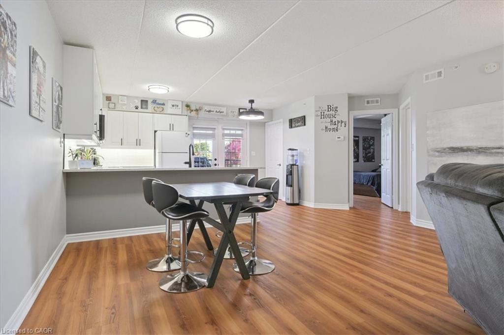 301-1431 Walkers Line, Burlington, ON - Indoor