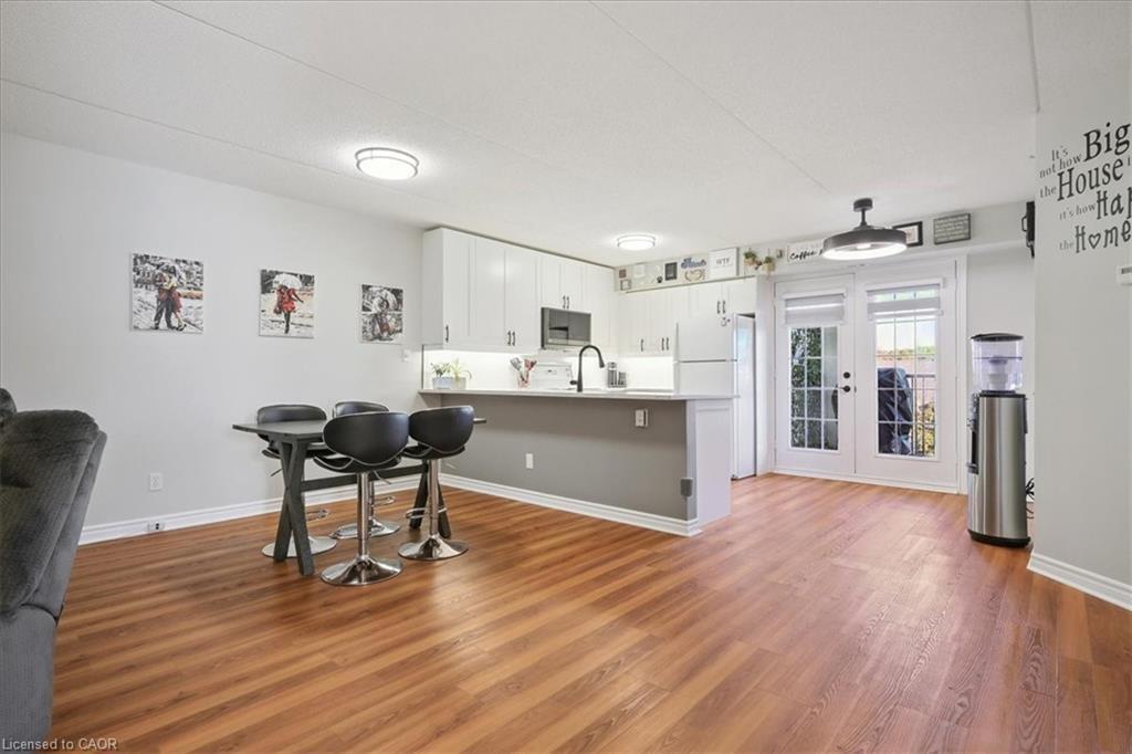 301-1431 Walkers Line, Burlington, ON - Indoor