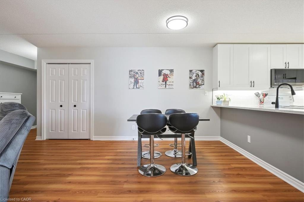 301-1431 Walkers Line, Burlington, ON - Indoor