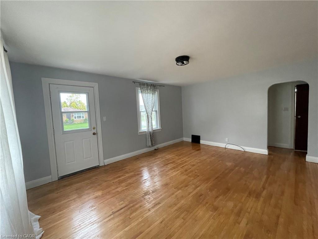 177 Church Street W, Waterford, ON - Indoor Photo Showing Other Room