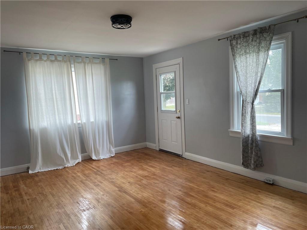 177 Church Street W, Waterford, ON - Indoor Photo Showing Other Room