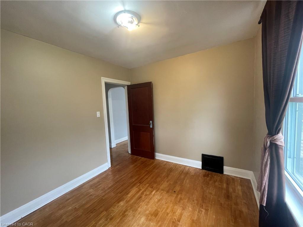 177 Church Street W, Waterford, ON - Indoor Photo Showing Other Room