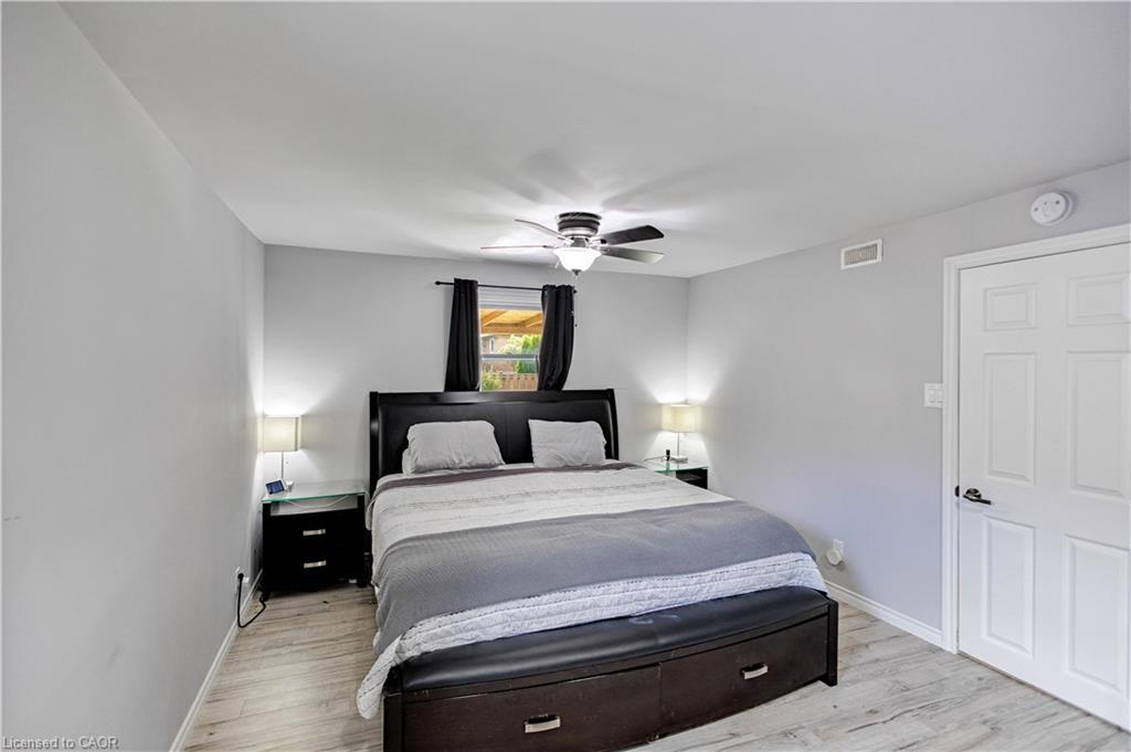 332 Vansitmart Avenue, Hamilton, ON - Indoor Photo Showing Bedroom