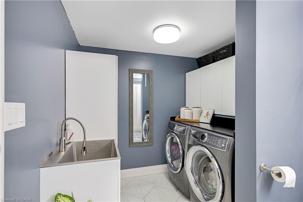 332 Vansitmart Avenue, Hamilton, ON - Indoor Photo Showing Laundry Room