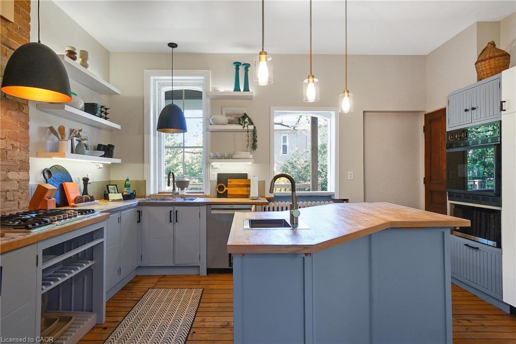 78 William Street W, Waterloo, ON - Indoor Photo Showing Kitchen With Upgraded Kitchen