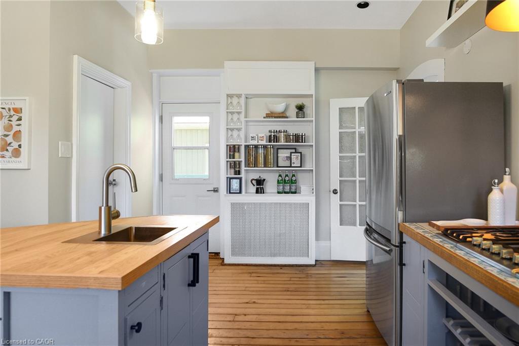 78 William Street W, Waterloo, ON - Indoor Photo Showing Kitchen