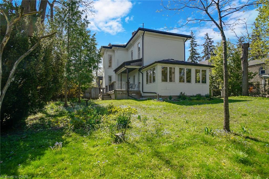 78 William Street W, Waterloo, ON - Outdoor