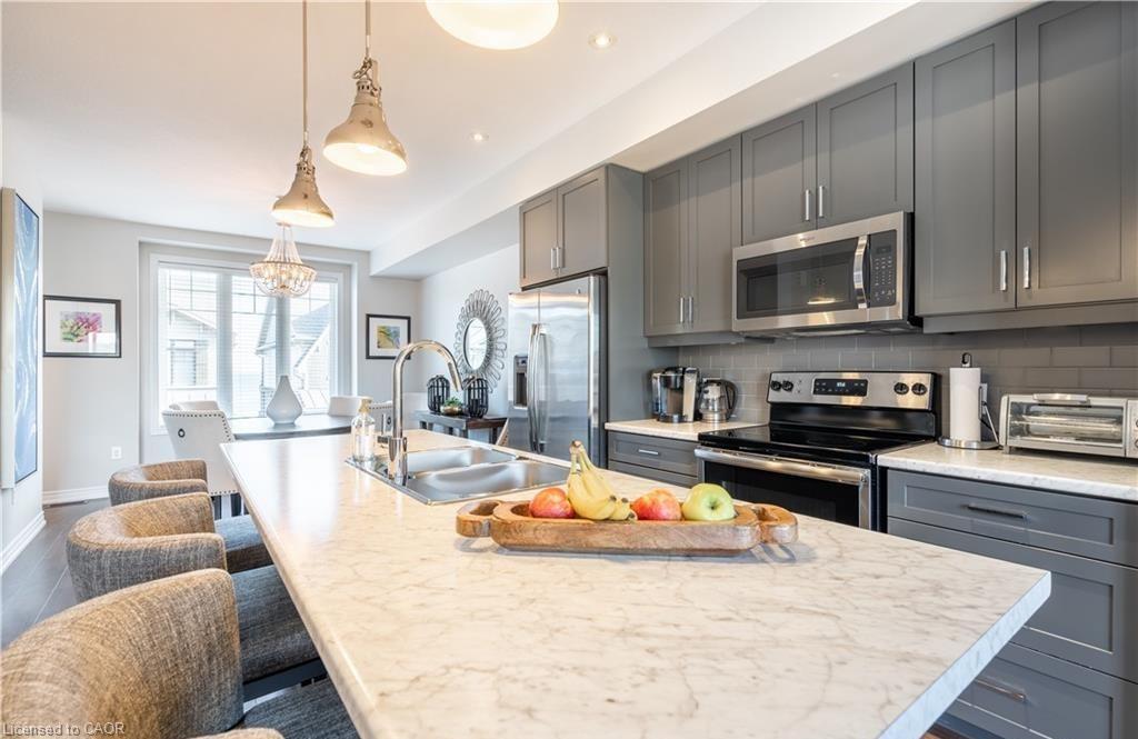 15 Pierre Trudeau Lane, Grimsby, ON - Indoor Photo Showing Kitchen With Stainless Steel Kitchen With Double Sink With Upgraded Kitchen