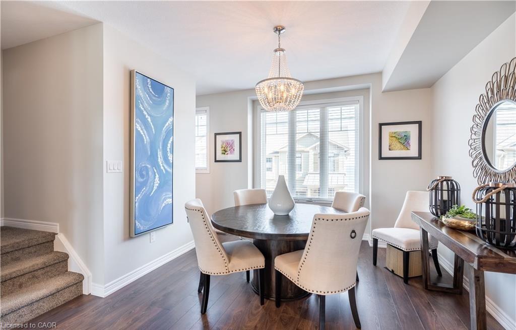 15 Pierre Trudeau Lane, Grimsby, ON - Indoor Photo Showing Dining Room