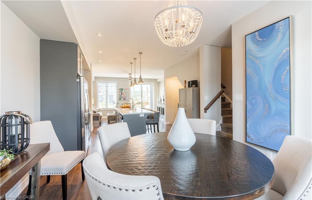 15 Pierre Trudeau Lane, Grimsby, ON - Indoor Photo Showing Dining Room