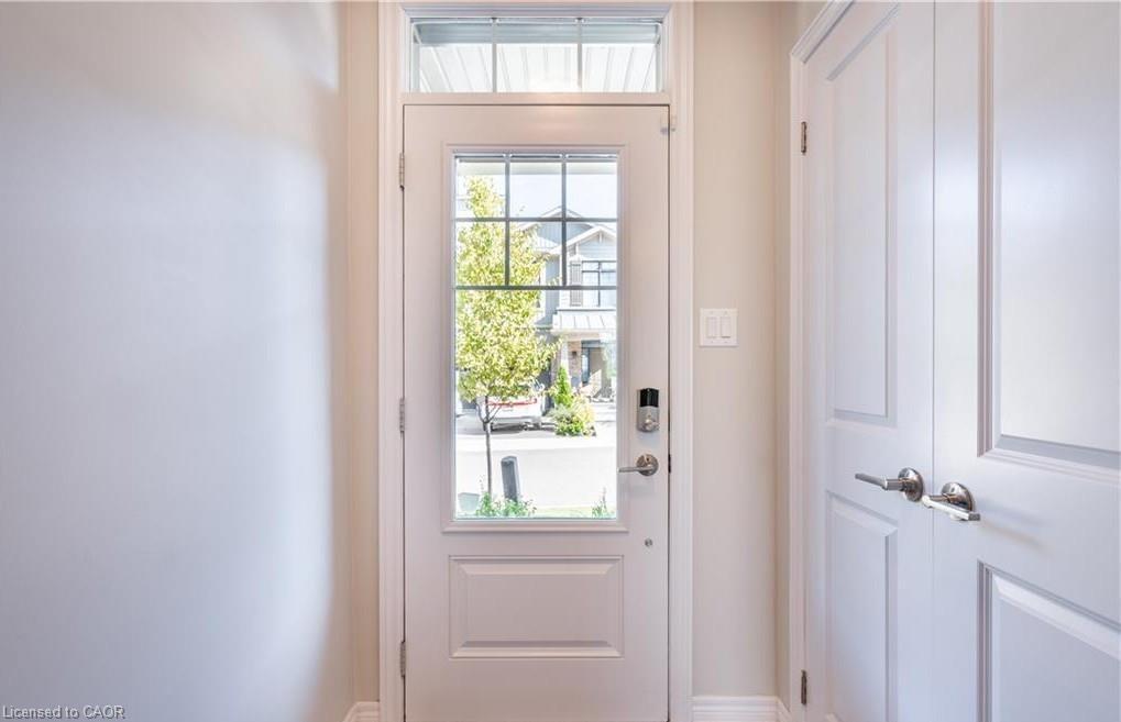 15 Pierre Trudeau Lane, Grimsby, ON - Indoor Photo Showing Other Room