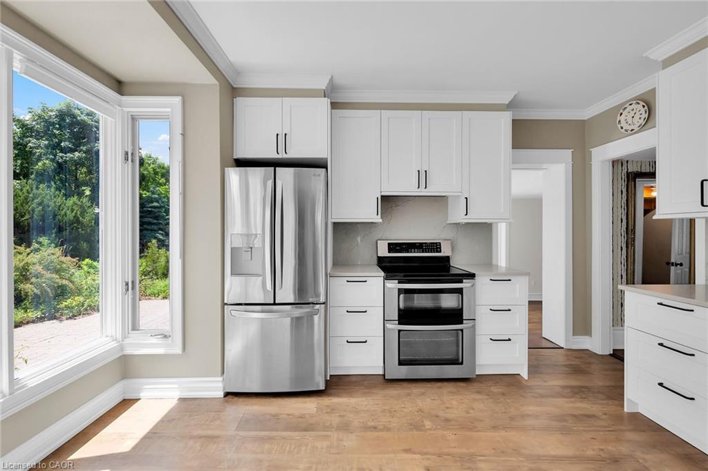 14 Robinson Street S, Grimsby, ON - Indoor Photo Showing Kitchen With Stainless Steel Kitchen