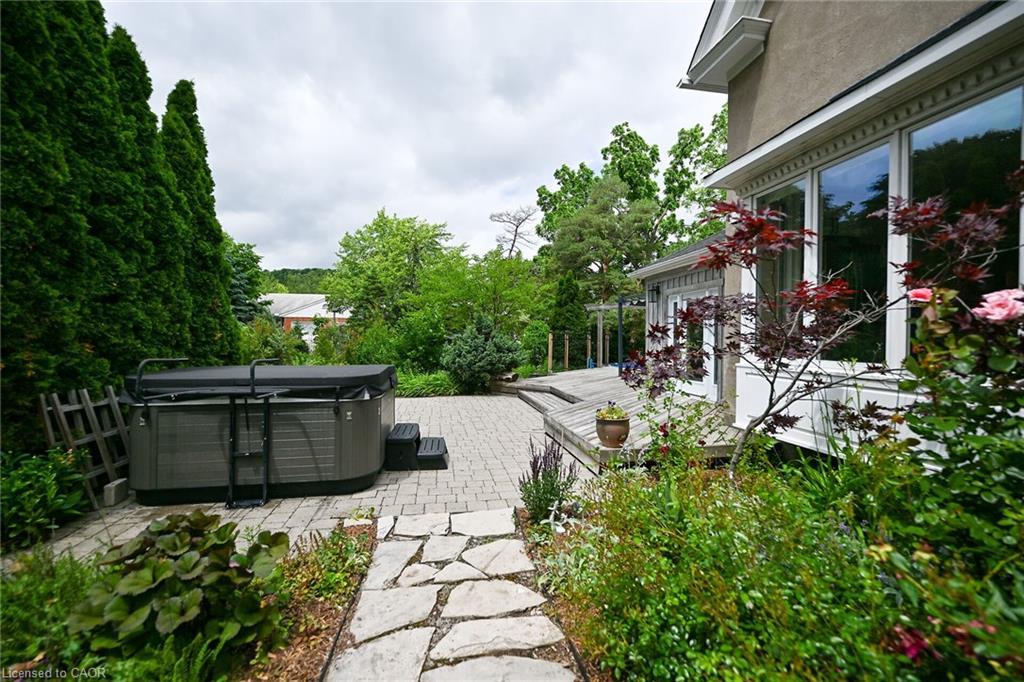 14 Robinson Street S, Grimsby, ON - Outdoor With Deck Patio Veranda