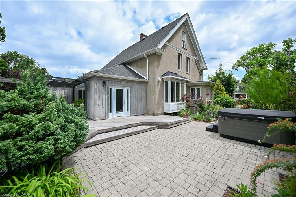 14 Robinson Street S, Grimsby, ON - Outdoor