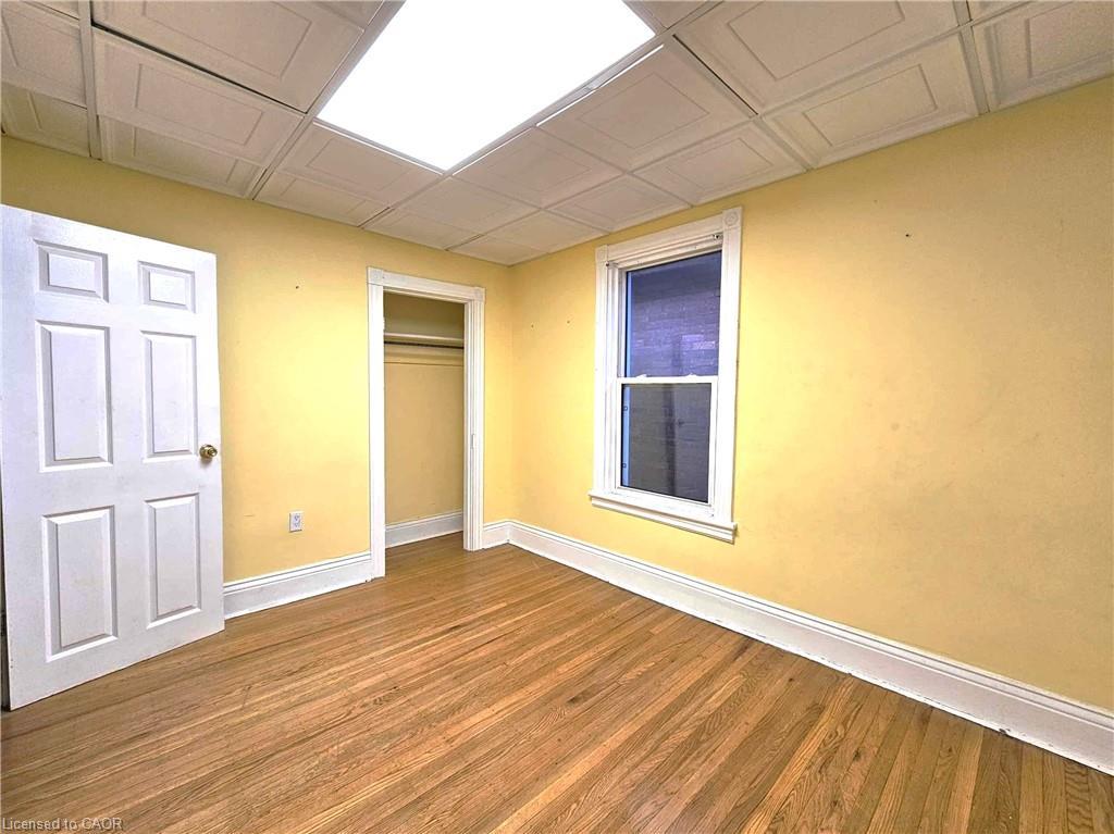 35 Fairleigh Avenue N, Hamilton, ON - Indoor Photo Showing Other Room