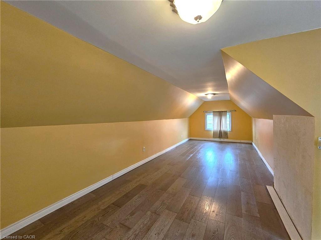 35 Fairleigh Avenue N, Hamilton, ON - Indoor Photo Showing Other Room