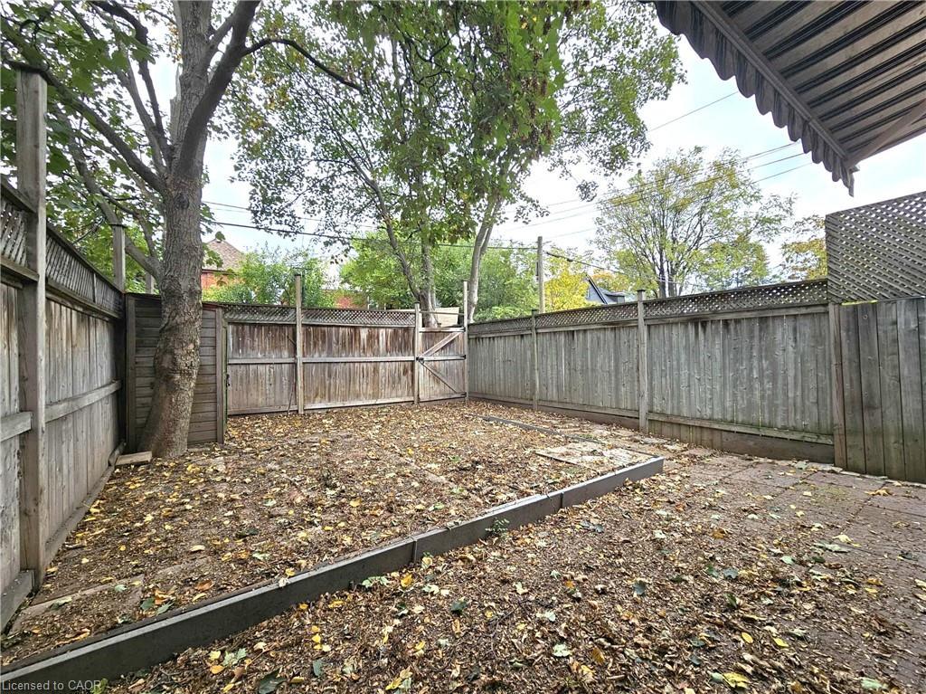 35 Fairleigh Avenue N, Hamilton, ON - Outdoor