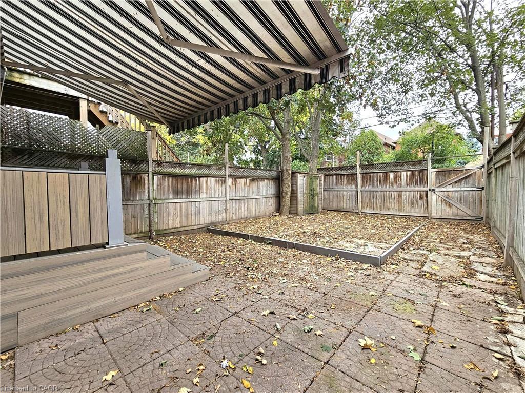 35 Fairleigh Avenue N, Hamilton, ON - Outdoor