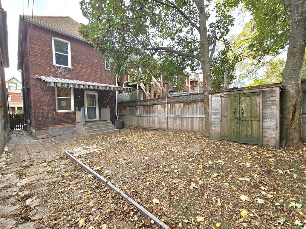 35 Fairleigh Avenue N, Hamilton, ON - Outdoor