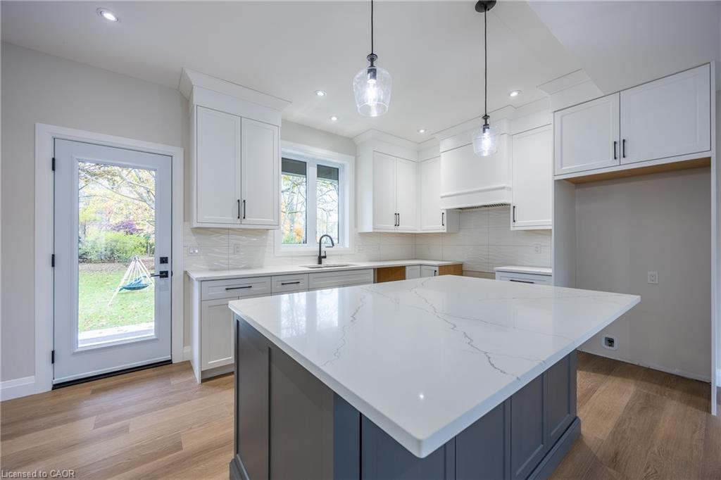 5 Maple Avenue, Port Dover, ON - Indoor Photo Showing Kitchen With Upgraded Kitchen