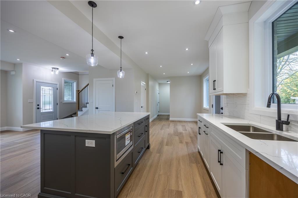 5 Maple Avenue, Port Dover, ON - Indoor Photo Showing Kitchen With Double Sink With Upgraded Kitchen